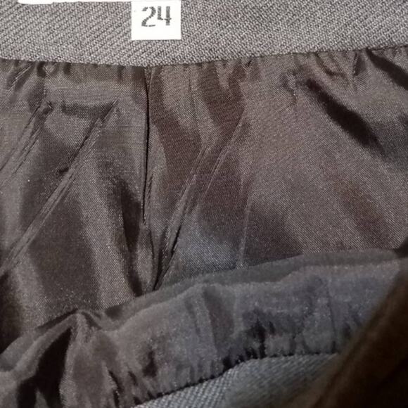 Gray skirt - Picture 3 of 3